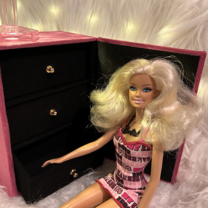 Barbie nukk ja nukumööbel (1 foto / 10)