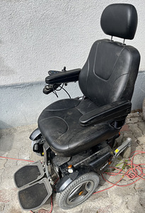 Ratastool Permobil C300 (1 foto / 4)