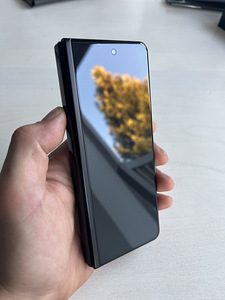 Samsung Galaxy Fold 3 256GB nagu uus (2 foto / 5)