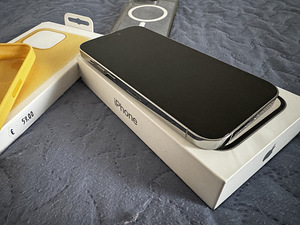 iPhone 14 Pro 128 Гб серебристый (2 фото из 5)