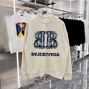 Balenciaga kampsun (1 foto / 8)