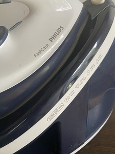 Паровой утюг Philips (4 фото из 5)