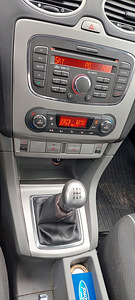 Ford fokus (5 foto / 8)