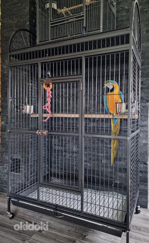 Клетка для крупных попугаев (новая) (фото #1)