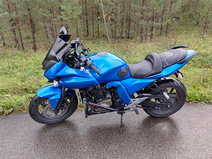 Kawasaki Z750 (1 foto / 4)