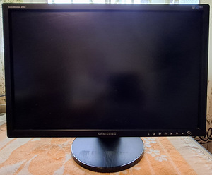 Samsung monitor Syncmaster 245T (1 foto / 5)