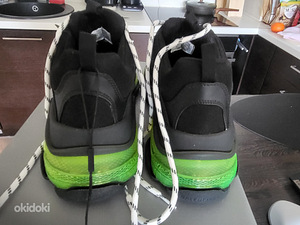 Balenciaga triple s 43 size (3 foto / 4)