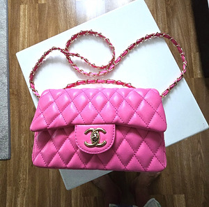 Очень красивая розовая сумка