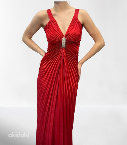 Красное плиссированное платье M/L