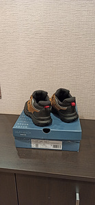 Geox (3 foto / 3)