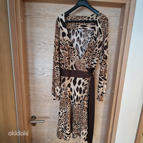 Платье с леопардовым принтом М (фото #1)