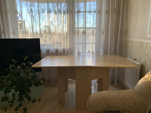 Kirjutuslaud-raamat (2 foto / 2)
