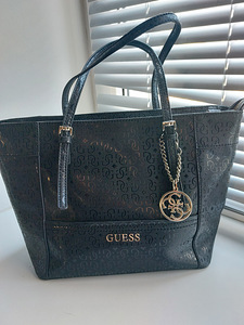 Guess kott (4 foto / 4)