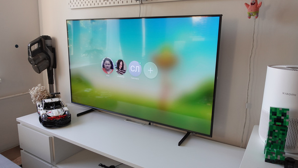 Samsung 55" QLED 4K Smart TV + Govee LED