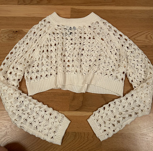 Stradivarius pikkade varrukatega topp. (2 foto / 4)