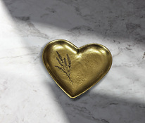 Золотая подставка "Сердце" с декором.