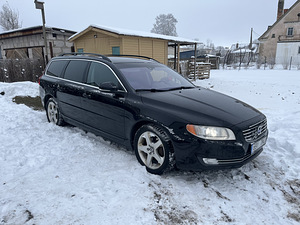 Volvo V70 (4 фото из 13)