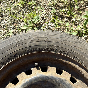 Зимние шины (х4) Yokohama IG55 185/65 R14 90T на дисках (3 фото из 7)