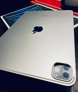 iPad pro 4th gen M2 2022 256gb (1 foto / 4)