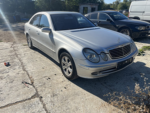 Mercedes-BENZ w211 avangarde 2,7cdi (1 foto / 9)
