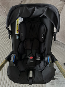 Люлька Doona+Limited Edition Gold +isofix (4 фото из 8)