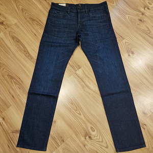 Hugo Boss teksad, meeste (1 foto / 4)