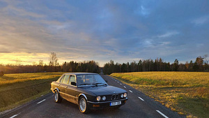 BMW 518 E28 2.5 141kW (m50b25) (1 foto / 3)