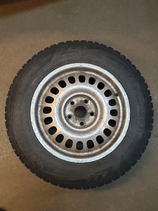 Naastrehvid velgedel, 215/65/R16 (1 foto / 3)