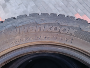 Зимние шины R17 Hankook (3 фото из 5)