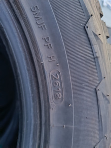 Зимние шины R17 Hankook (5 фото из 5)