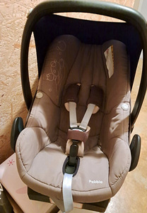 Müüa Maxi-Cosi Pebble turvahäll koos autoalusega EasyBase 2 (2 foto / 2)