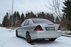 Mercedes-Benz C 270 Avantgarde 2.7 CDI 125kW (2 foto / 6)