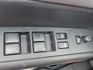 Nissan X-Trail T31 (12 foto / 15)
