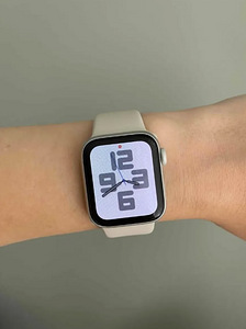 Apple Watch Series 5 40mm (1 foto / 2)
