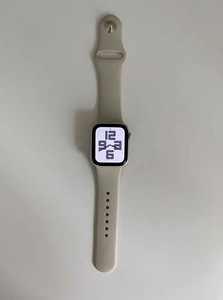 Apple Watch Series 5 40mm (2 foto / 2)