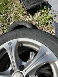Toyota veljad 205/55/r16 (2 foto / 3)