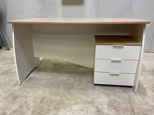 Wooden table with cabinet 136 x 67 x 75 cm (4 foto / 5)