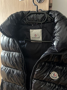 Moncler vest (6 foto / 9)
