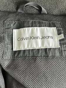 Calvin Klein (2 фото из 5)