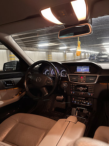 Mercedes-Benz E350 (11 foto / 15)