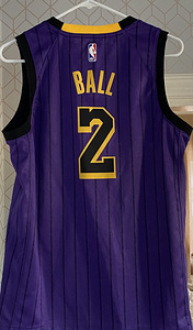 LONZO BALL LOS ANGELES LAKERS OFFICIAL 18-19' NIKE CITY EDIT (2 foto / 2)