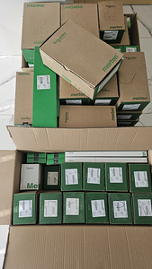 Schneider electric pistikupesad, lülitid, raamid jne. Uus!!! (4 foto / 10)