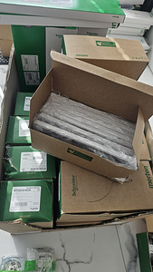 Schneider electric pistikupesad, lülitid, raamid jne. Uus!!! (6 foto / 10)