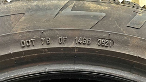Шипованные шины Pirelli Ice Zero 245/50/R19 DOT 2021 (3 шины) (3 фото из 6)
