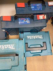 Tühjad tööriistakastid (2 foto / 2)