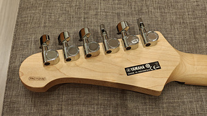Yamaha Pacifica Elektrikitarr komplekt (3 foto / 10)