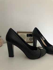 Tommy Hilfiger kingad (1 foto / 5)
