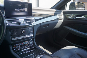 Mercedes-Benz CLS 350 4-Matic Shooting Brake AMG line (12 foto / 15)