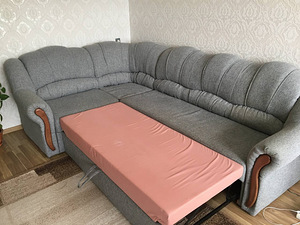 Угловой диван (2 фото из 2)