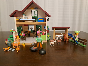 PLAYMOBIL Country Suvila maja koos mööbli ja tegelastega (1 foto / 7)